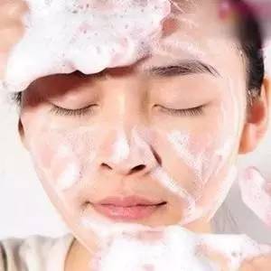 常用果酸祛痘产品的危害,祛痘印用哪种果酸比较好