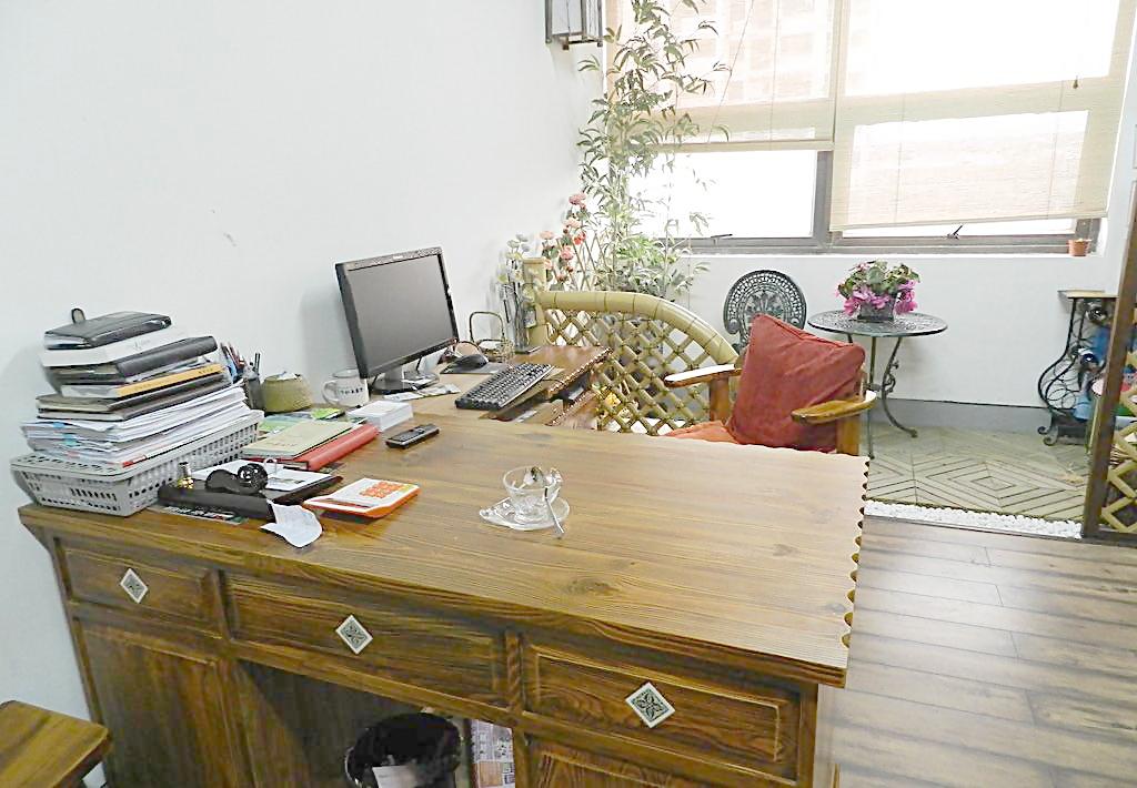 办公桌摆件摆放风水正确图,办公桌的摆放风水禁忌讲究大全