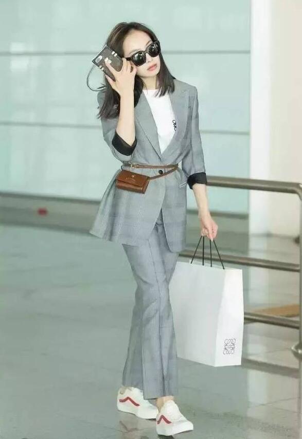 穿洞洞鞋的杨幂,杨幂vans闪电鞋