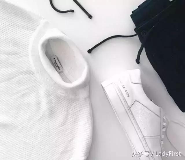 小白鞋去黄方法,夏季小白鞋如何祛黄