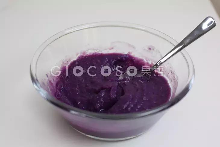 在厨房里，开启一段心的旅程果语紫薯奶香羹
