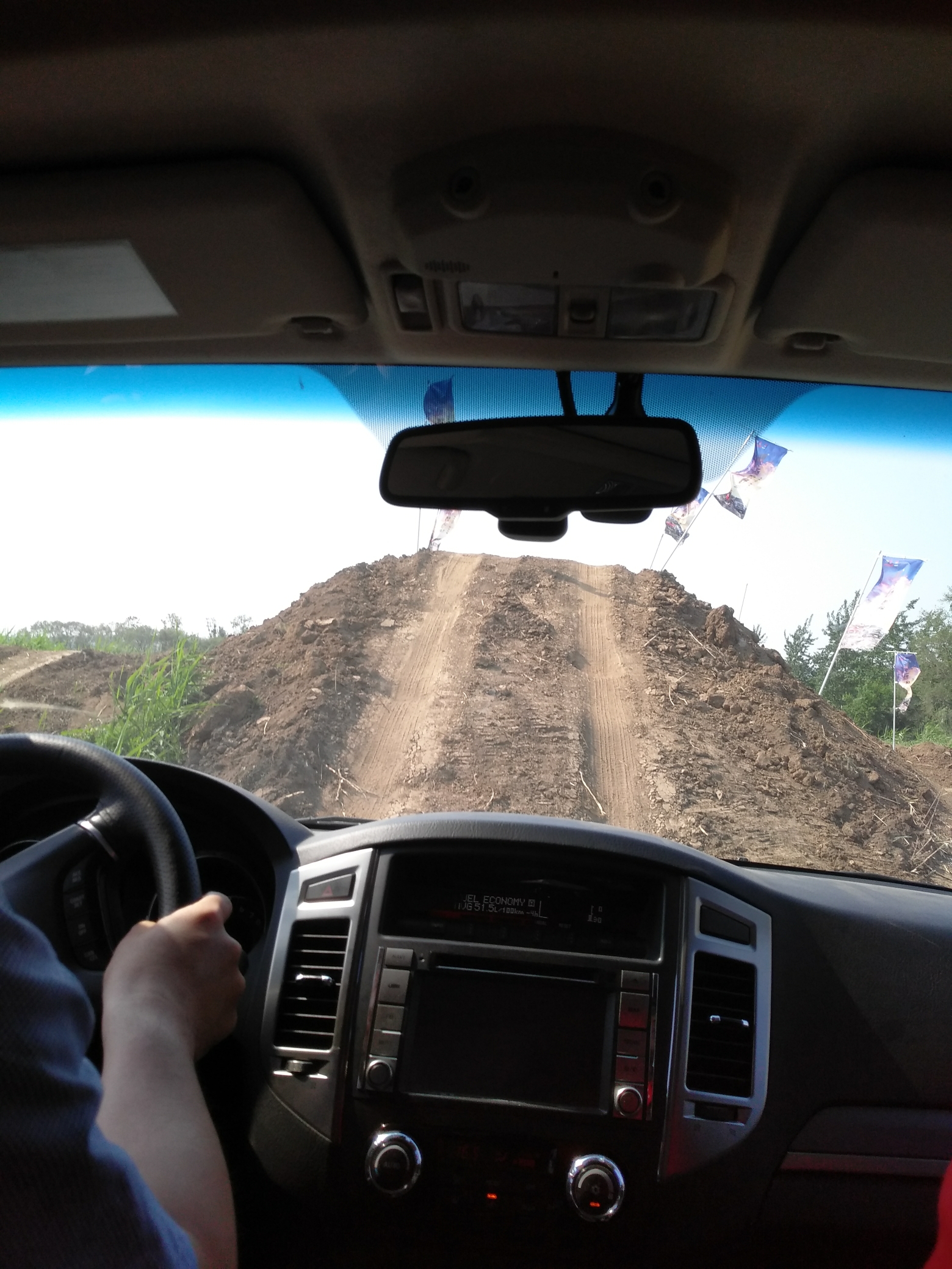 三菱帕杰罗v972020款试驾,2019三菱帕杰罗劲畅试驾视频