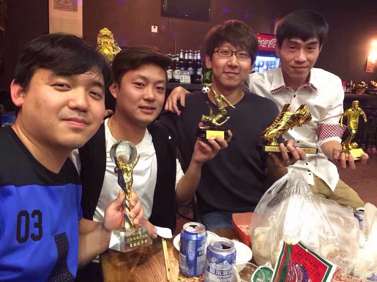 刀剑玫瑰！草根中一支快乐小球队~