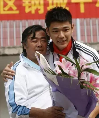 18岁被借给印尼,一路升级成圣战士,他都经历了什么?