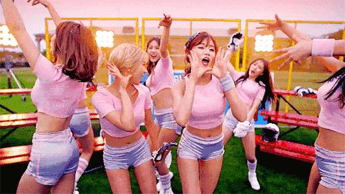 最近让我忍不住种草的小包全让宋茜给背了！关键还不贵