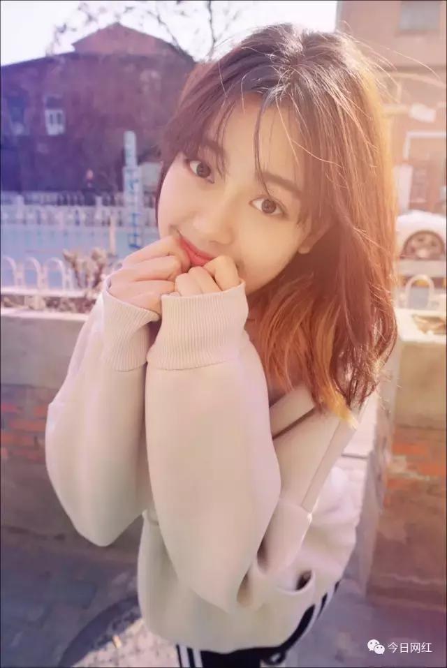 主播|甜蜜蜜的邻家妹妹,棕色碎发大眼睛,笑容酥酥惹人爱