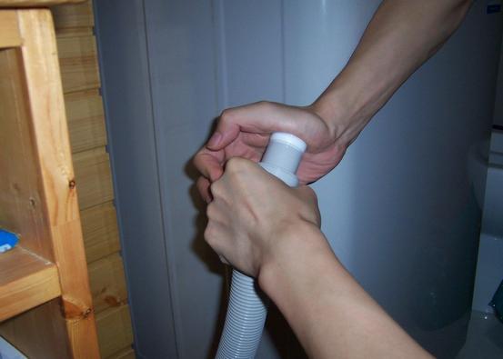 洗衣机排水管地漏漏水怎么解决,洗衣机下水管与地漏连接漏水防臭