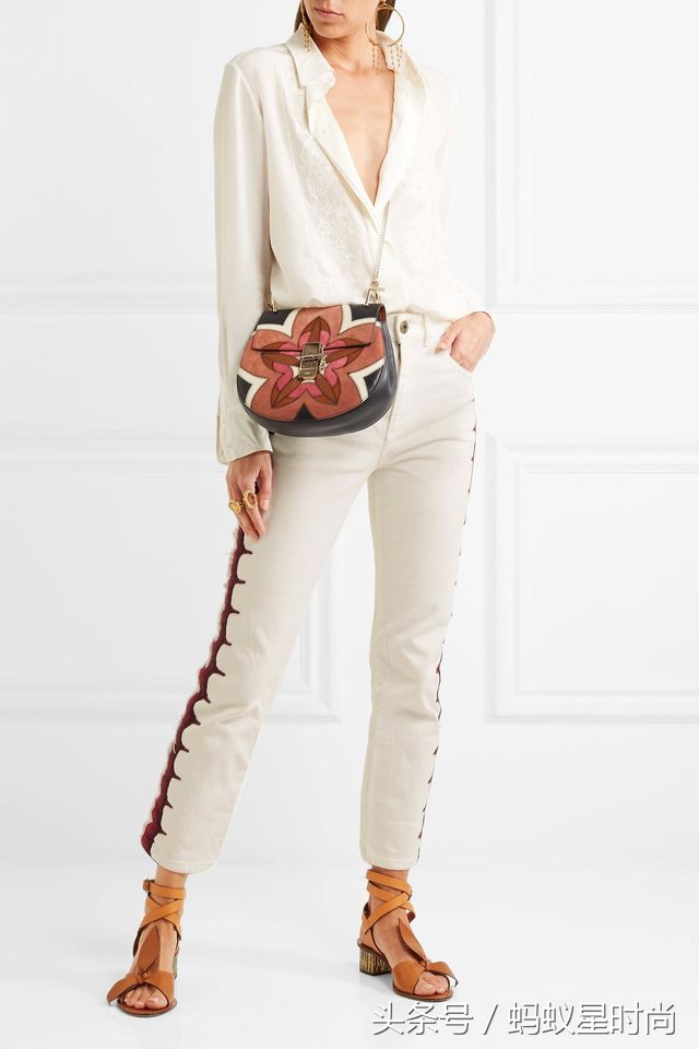 深秋款浅色微喇牛仔裤,早秋新款三角边牛仔裤