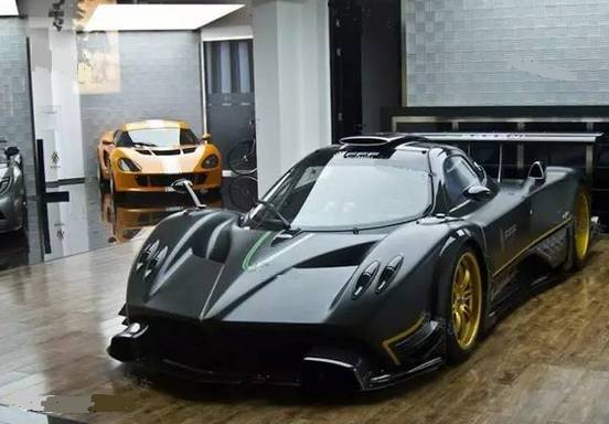 在这里，百万级别的奔驰宝马都是渣渣，这才是北京最牛的一条街