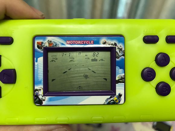 国产换屏游戏机,还记得小时候玩的游戏吗图片
