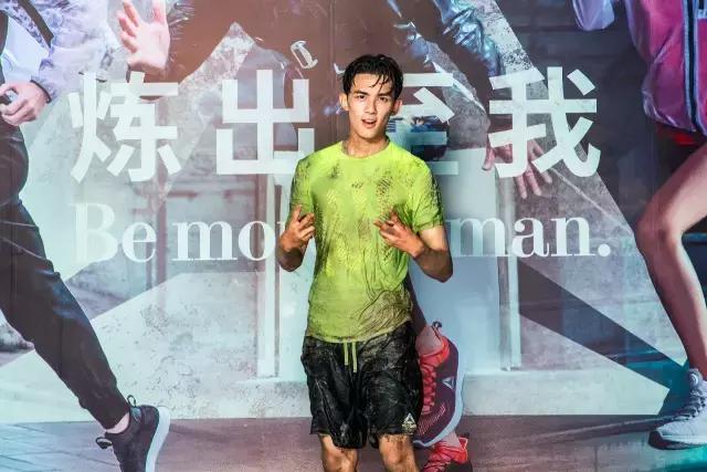 三大明星与五千勇士，锐步—斯巴达组合揭开新篇章，核心在于选择