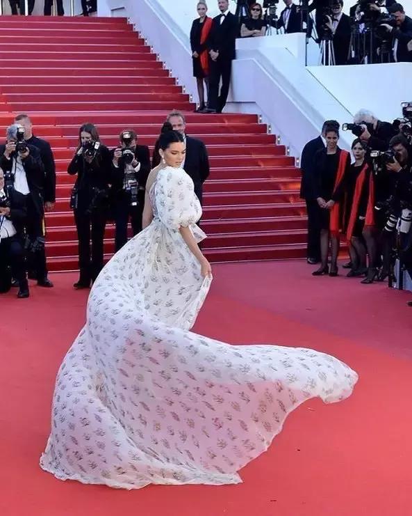 今夏流行裙子,今夏流行这3种裙子搭配