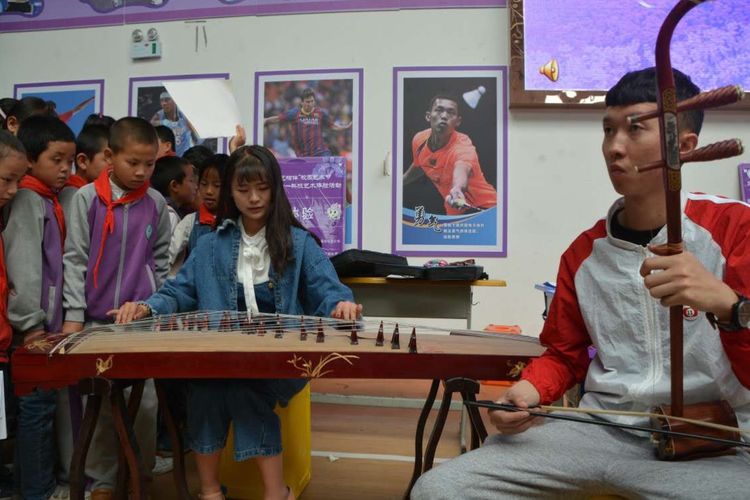 西宁市康南园山小学第二届“美艺相伴”艺术节之科技艺术体验活动