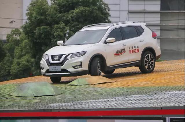 这是无名和长空的对决么？当昂科威强者U乐园撞上了奇骏大魔盘