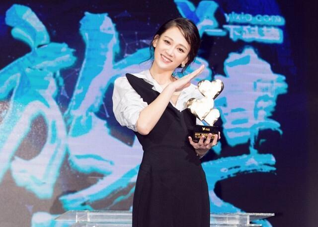 鹿晗抱关晓彤亲吻戏,迪丽热巴和鹿晗高甜片段