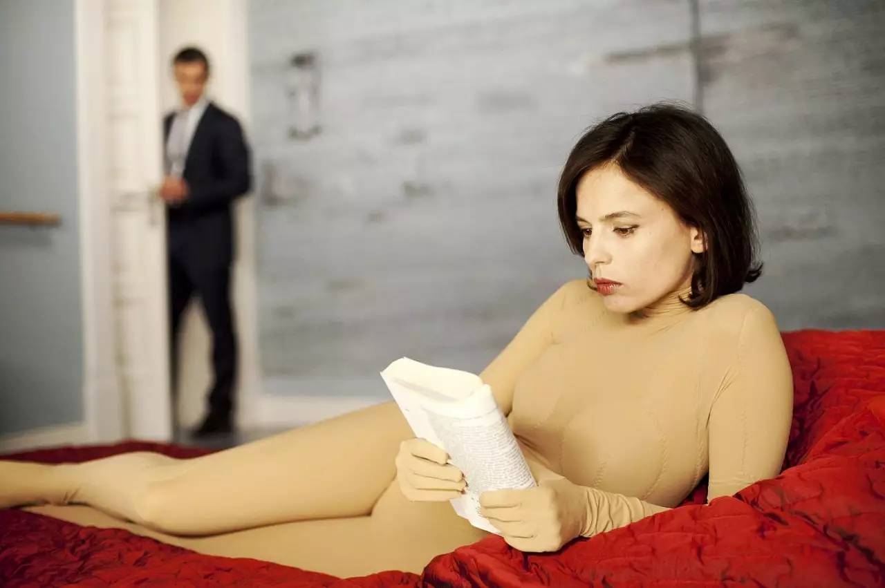 别光看加朵,她身边也都是女神啊丨赏色