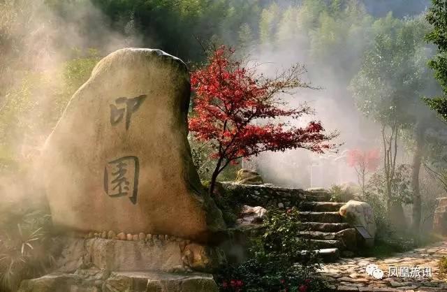 这座欧洲小城有个奇特壁画,这座中国魔幻建筑又把老外惊呆了