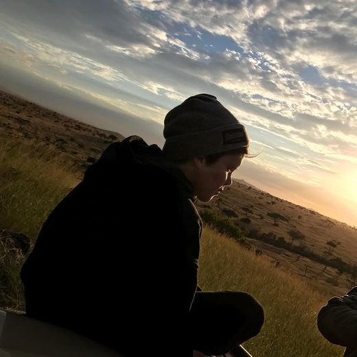 贝克汉姆一家非洲旅行，与小七温馨亲嘴被网民批评「有点变态」！