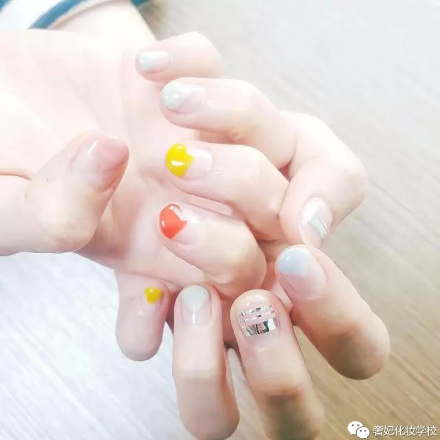 二十款超好看的美甲,超好看的四款美甲