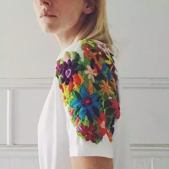 衣服破了个小洞怎么补无痕迹,衣服破了一个特别小的洞