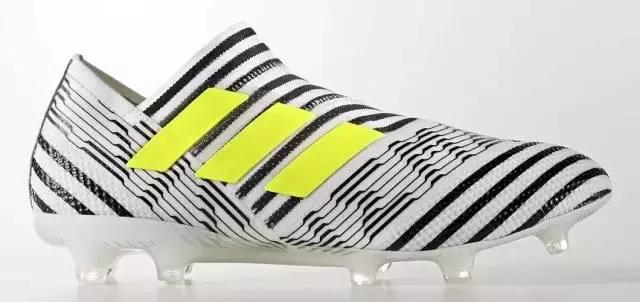 他们穿什么衣服翻译,他们穿着什么用英语怎么翻译