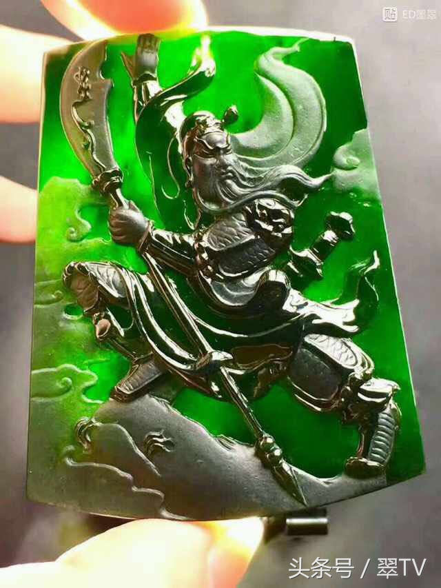 假如用珠宝翡翠来打游戏，卡牌：人头可以送，技能不能放