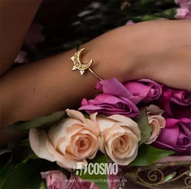 镯子开了预示什么,镯子开了