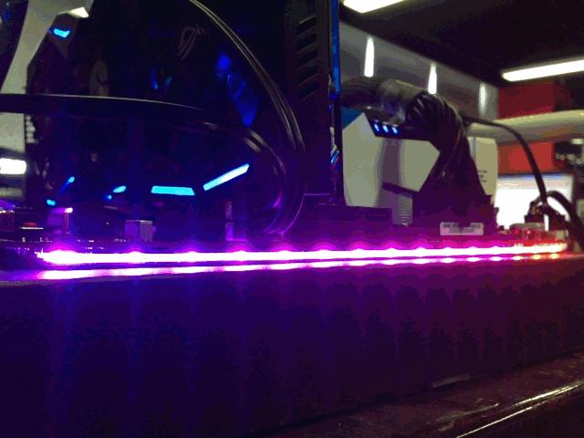 rogr5e工作站主板,灯光音响都很棒