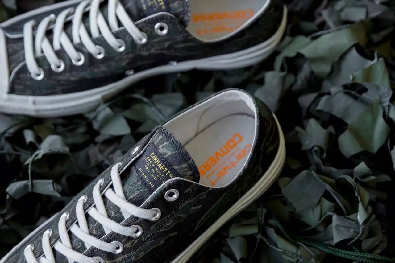 “看到这4双联名球鞋,就知道贫穷没有抛弃我”