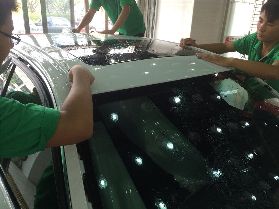 18款宝马320i贴黑色车衣,宝马320li运动套装贴膜