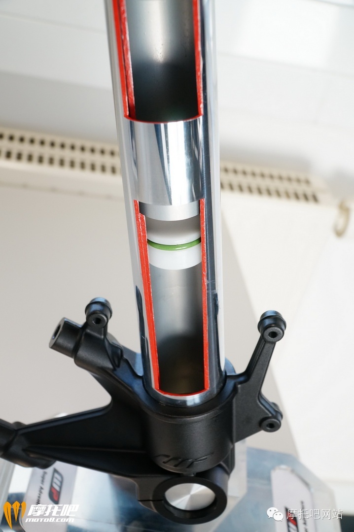 濂ュ湴鍒﹌tm1290superdukegt,ktm宸ュ巶鍦ㄥゥ鍦板埄鍝噷