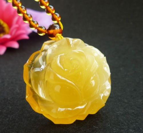 便宜蜜蜡和贵蜜蜡功效一样吗,真正的天然蜜蜡多少钱一克