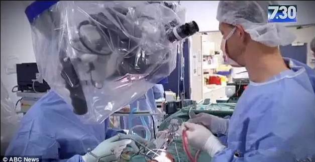 Sun资讯速递澳洲医学再次震惊全宇宙！澳洲医生完成全球首例人头分离手术！罕见癌症就这么治好了！