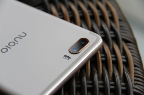 努比亚可弯柔性屏手机评测,努比亚后置双摄手机