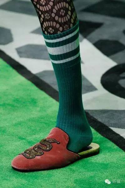 从动物世界到迷幻花园，“绣”出街头最高回头率，这样的单品你必须有一件