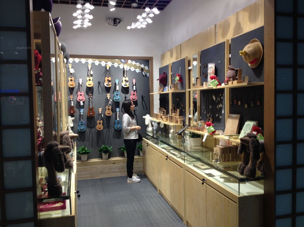 想开小饰品店从哪进货,经营饰品技巧