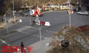 车祸动态图集锦（3）之死里逃生