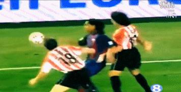 足球gif小罗,小罗足球假动作过人教学