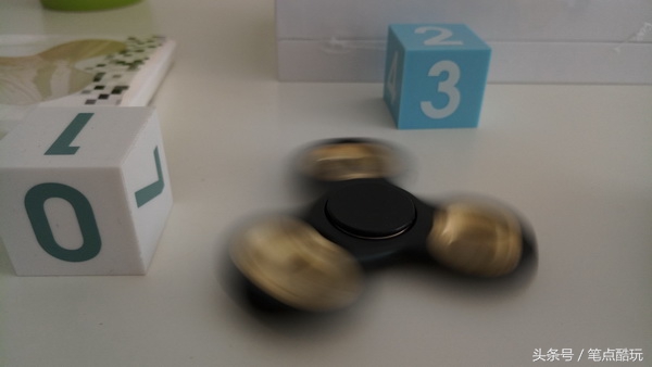 科技技术如何帮我们掌控时间,怎么才能让指尖陀螺悬浮在空中