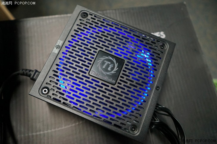 金牌全模组电源和at3.0什么区别,金牌全模组电源白色