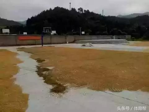 那些年被人强占的球场，看完之后寒了所有球迷的心！