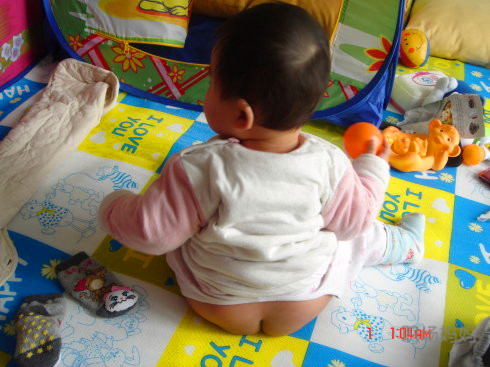 专家解读宝宝冬天穿开裆裤,育儿经验分享婴儿穿开裆裤