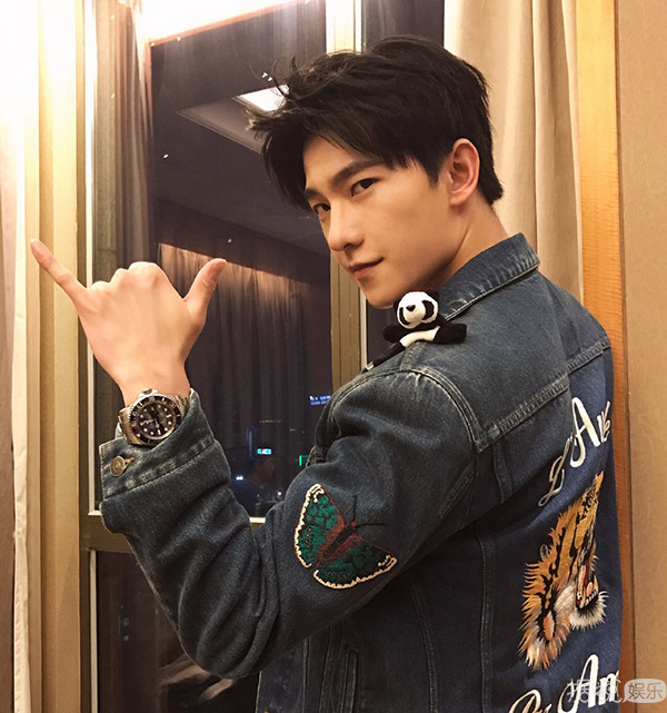杨洋私下是什么样子的,颜值与风度并存的杨洋