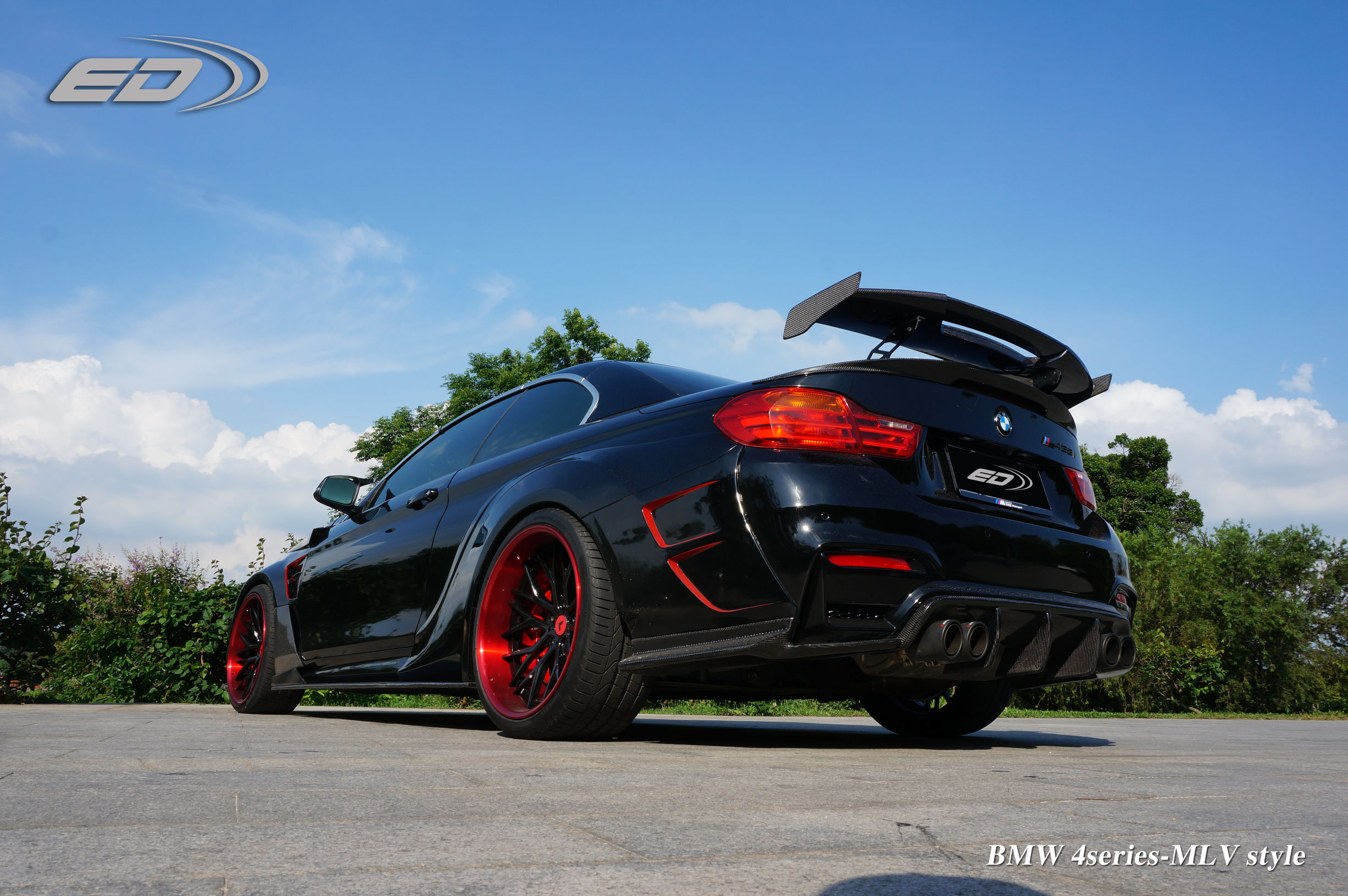 极速蓝宝马4系敞篷,21款宝马4系敞篷展示