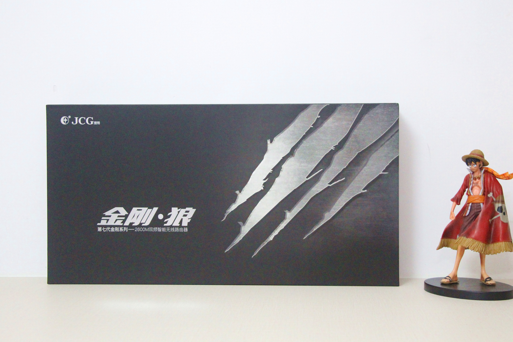 8根低损耗高增益天线，超强信号，游戏玩家必备装备--金刚狼体验