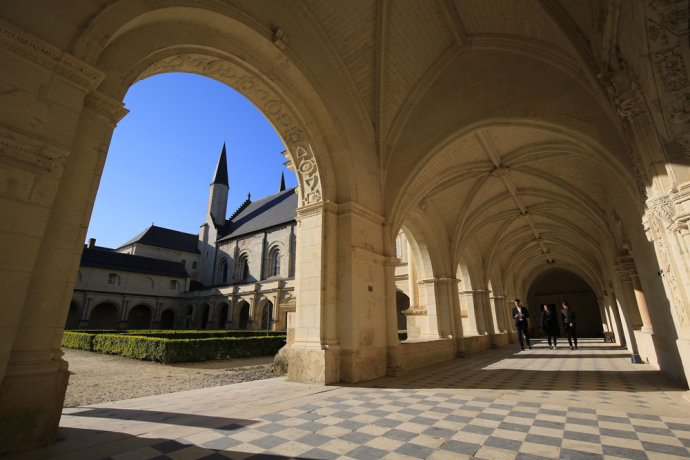 卢瓦尔河城堡简介,卢瓦尔河谷城堡位置在哪里