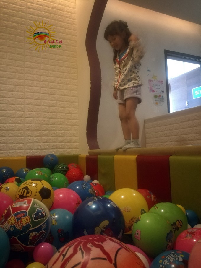 跟着大海去旅行三亚,记录旅行时光娃带老妈三亚看海