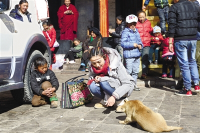 拉萨美丽的夜晚,拉萨的春天有多美