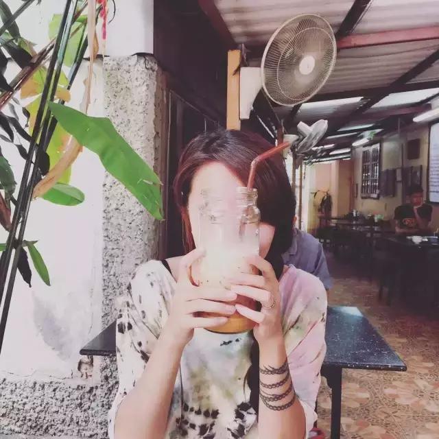 她不甘朝九晚五辞去工作，身处异乡竟有如此意外收获