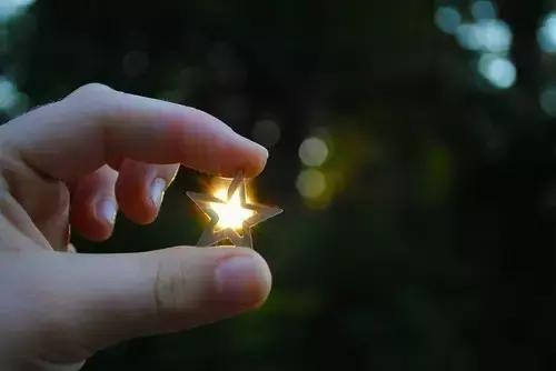 你最喜欢的一句话人生格言,人生最精辟的语录